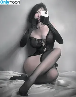 gne.hanis_ / gne.hanis__ nude photo #0012