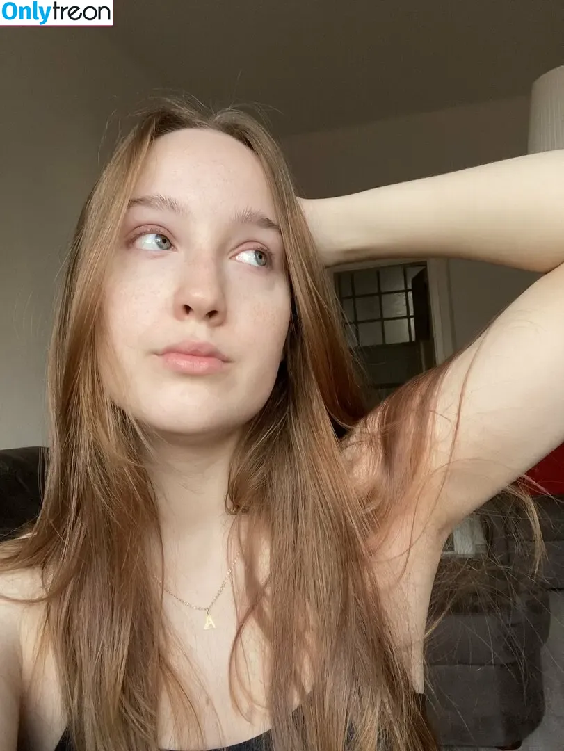 Goddess Anya nude photo #0036 (Anye Feet / aanyafeat / goddess_aanya)