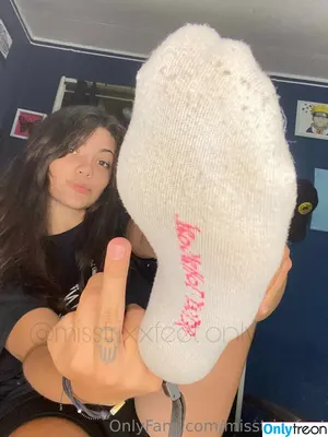 Goddess Rose / Misstrixxfeet / roses_and_clovers nude photo #0001