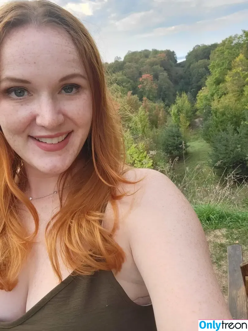 Goddess Taylor nude photo #0003 (Motherforkncake / goddesstaylor33)