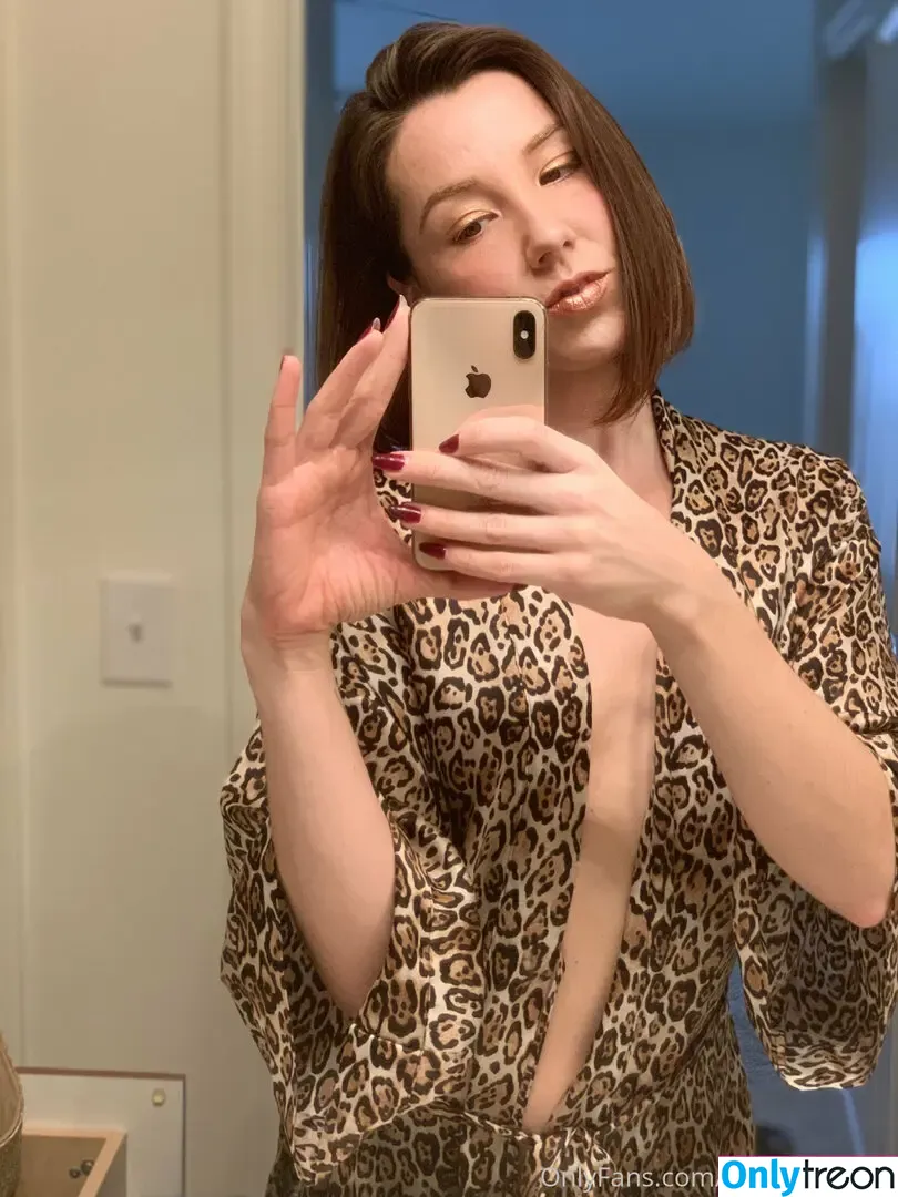 Goddess Wolfe nude photo #0001 (GoddessWolfe)