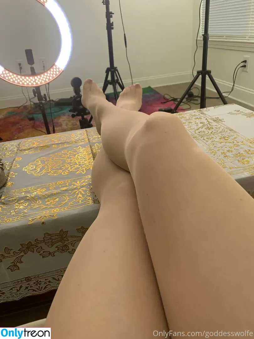 Goddess Wolfe nude photo #0031 (GoddessWolfe)