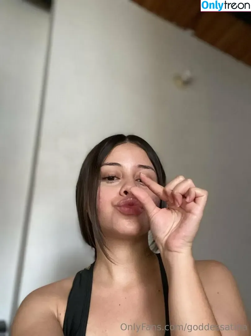 goddessatina голая photo #0024 (goddess.atinaa)
