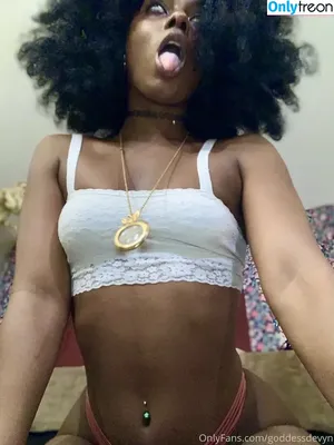 goddessdevyn / itsdevynwithawhy nude photo #0001
