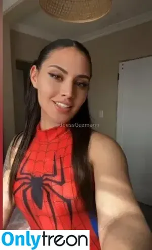 Goddessguzman / goddessgzmnn nude photo #0011