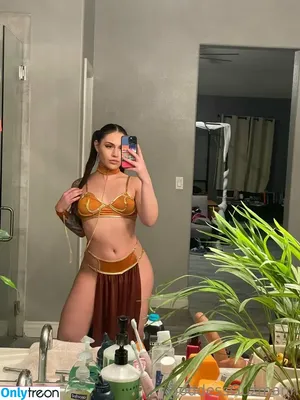 Goddessguzman / goddessgzmnn nude photo #0018