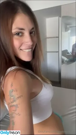 goddesskylii / fun.with.kylii nude photo #0002