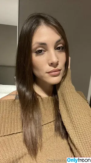 goddesskylii / fun.with.kylii nude photo #0021