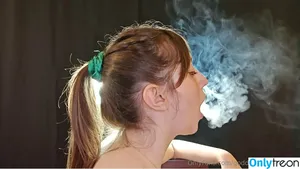 goddessofsmoke_vip / goddess__of__smoke фото голая #0009