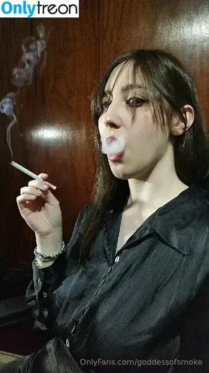 goddessofsmoke / goddess__of__smoke nude photo #0002