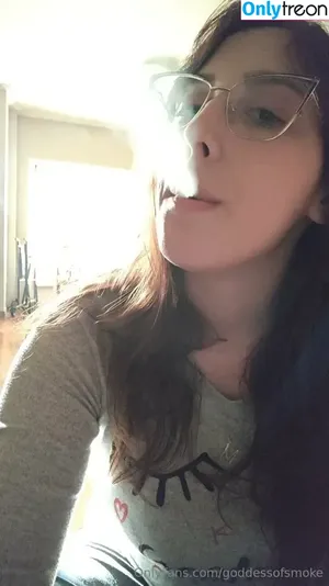 goddessofsmoke / goddess__of__smoke nude photo #0115