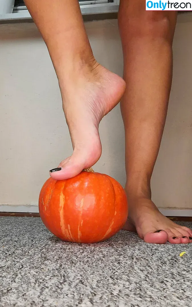 goddesstessaprag nude photo #0084 (goddesstessaprag)