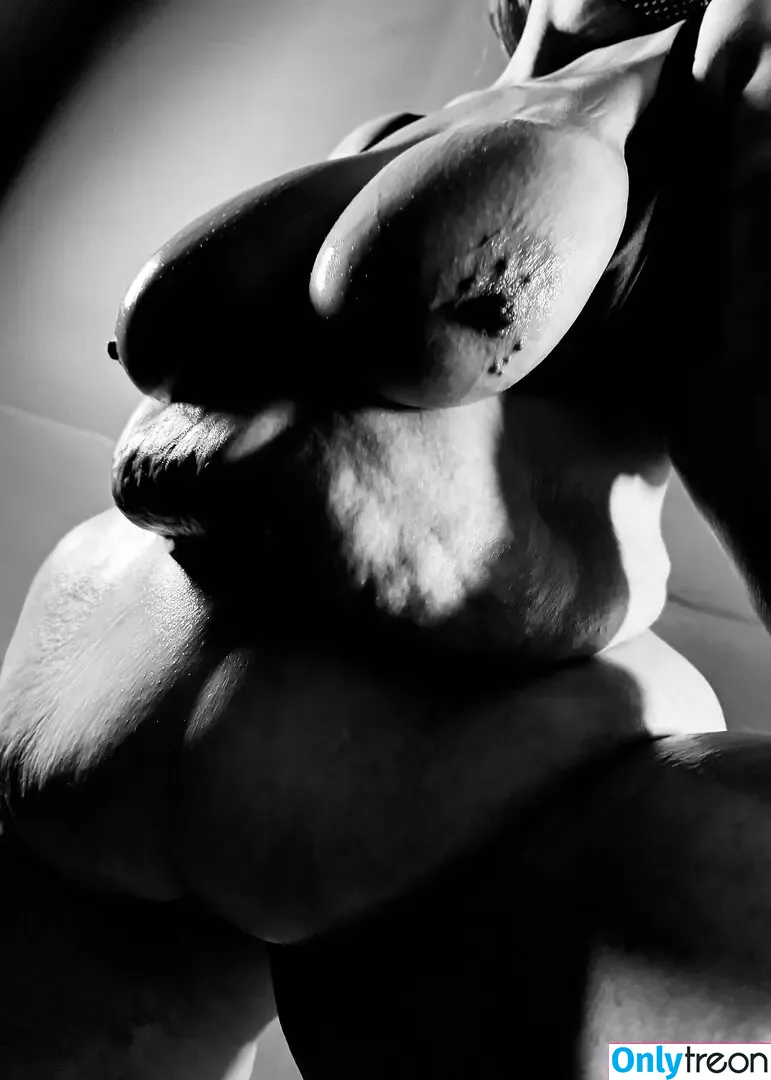 Godmama_io nude photo #0205 (Godmama_io)