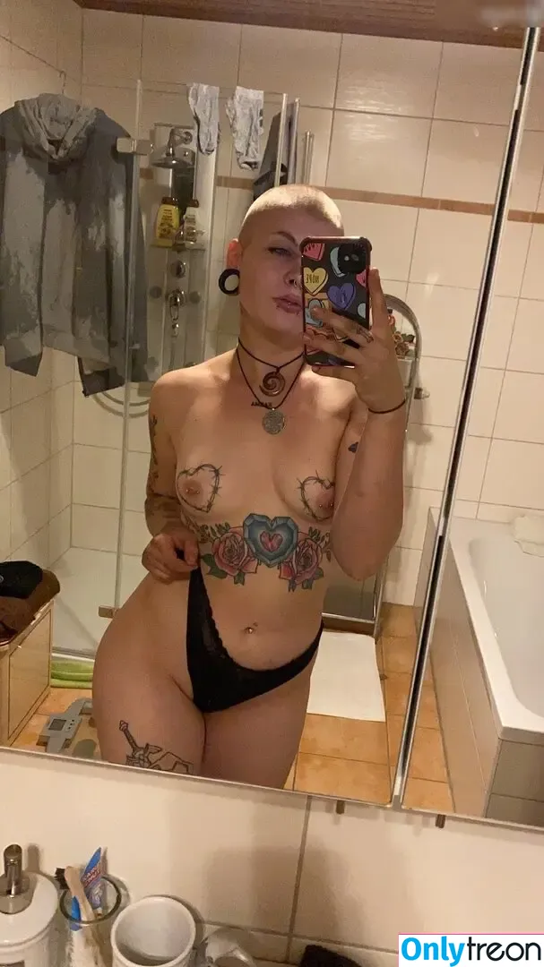 Godofbeer голая photo #0022 (Godofbeer5)