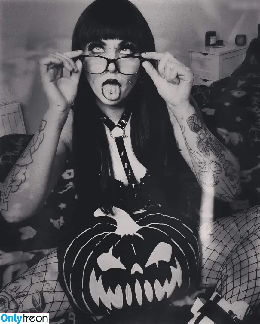 Godofbeer голая photo #0036 (Godofbeer5)