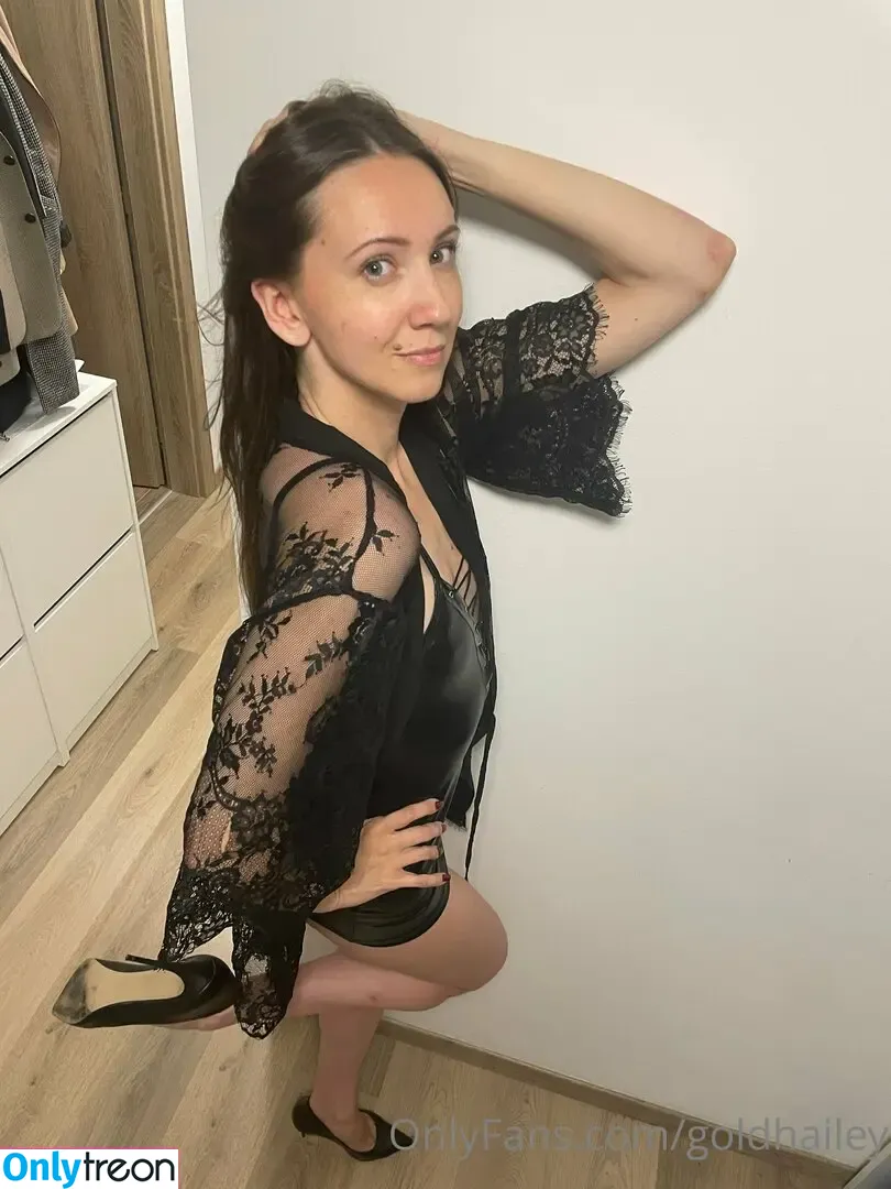 goldhailey nude photo #0108 (haileyygoldd)