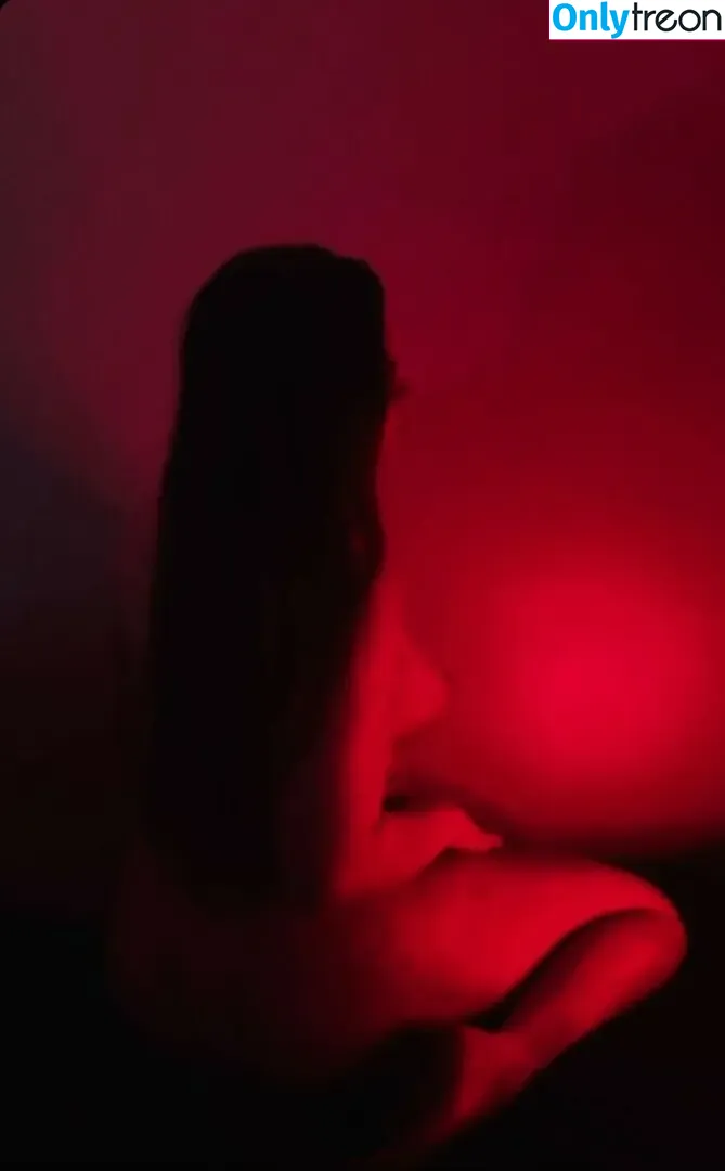 goldnarrow_ nude photo #0023 (goldnarrow_)