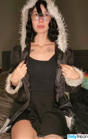 gooeychewycosplay / gooeychewy_cosplay nude photo #0201