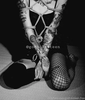 goth-kitteen.free / gothicgirl120 фото голая #0032