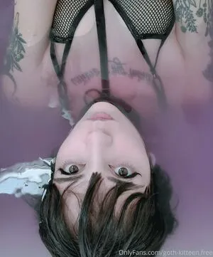 goth-kitteen.free / gothicgirl120 фото голая #0035