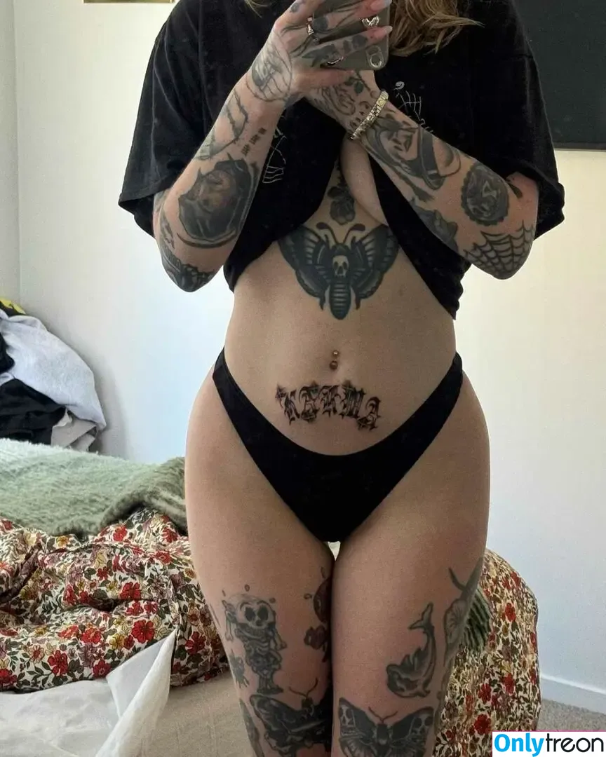 Goth Queen nude photo #0097 ( / lil__ked / lil_ked)