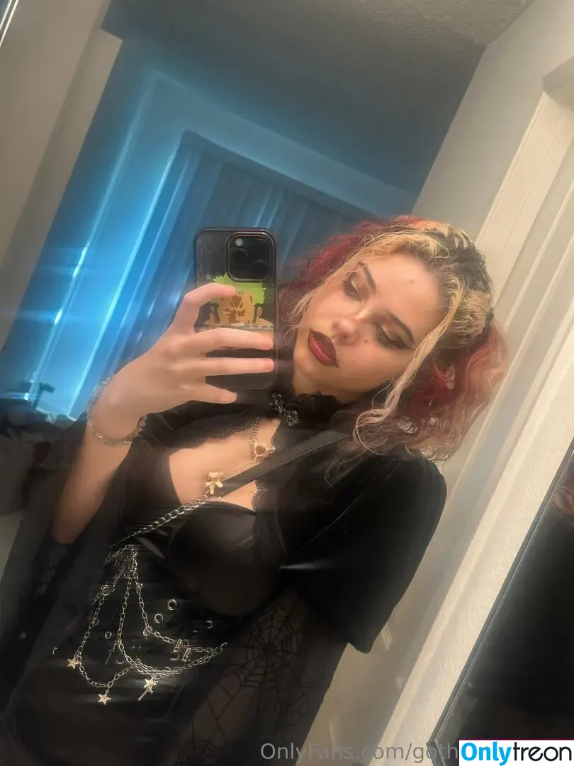 gothgamergirly nude photo #0245 (gothgirlgaming)