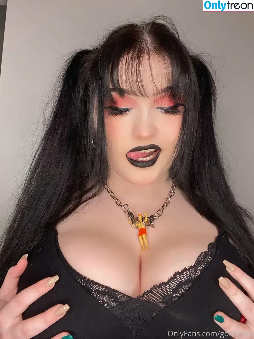 gothgiant nude photo #0041 (goth__egg)