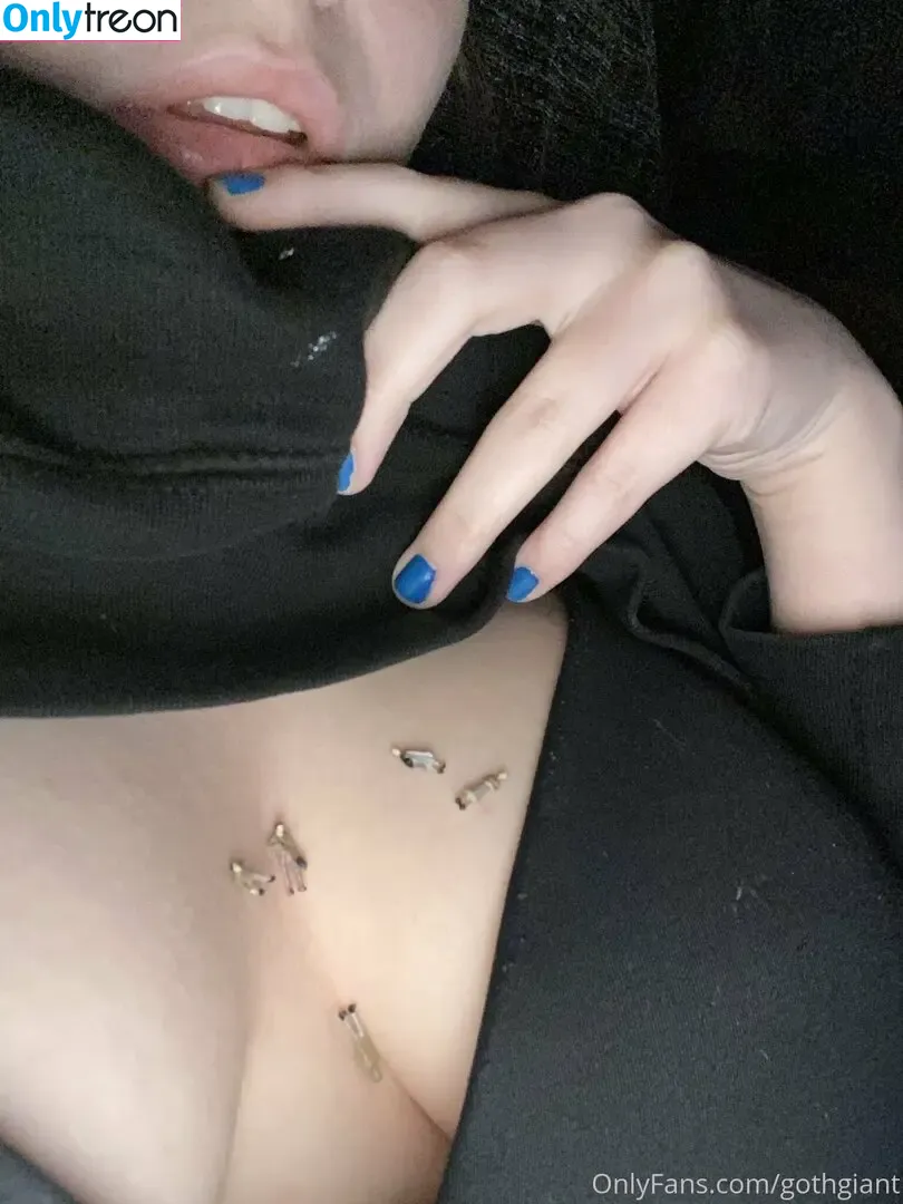 gothgiant nude photo #0063 (goth__egg)