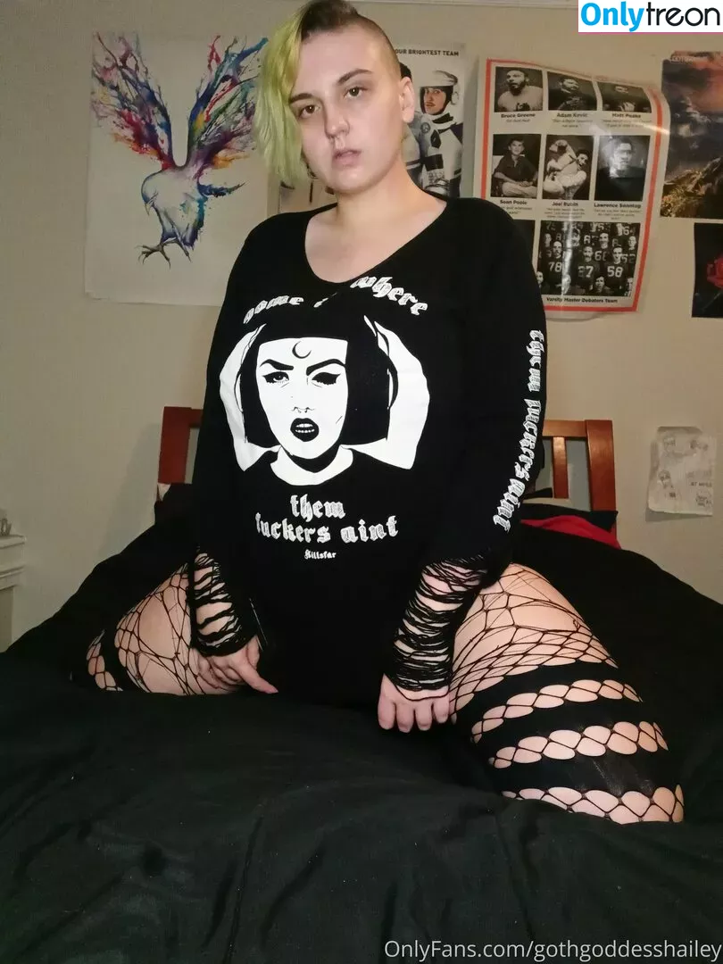 gothgoddesshailey nude photo #0051 (gothgoddesshailey)