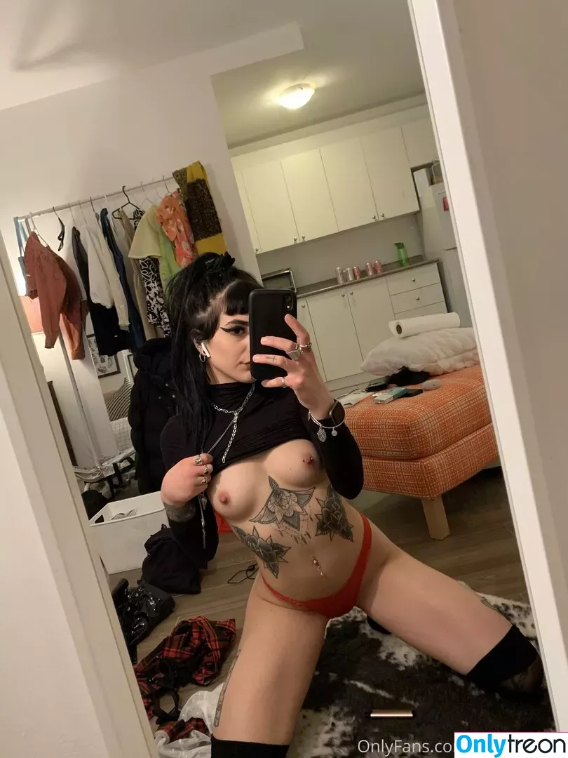 gothhbabyy nude photo #0056 (gothhbaby)