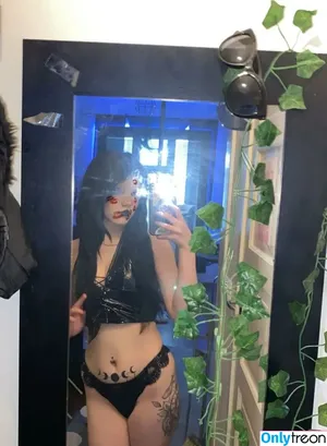 gothic.elvira / gothic-elvira nude photo #0002