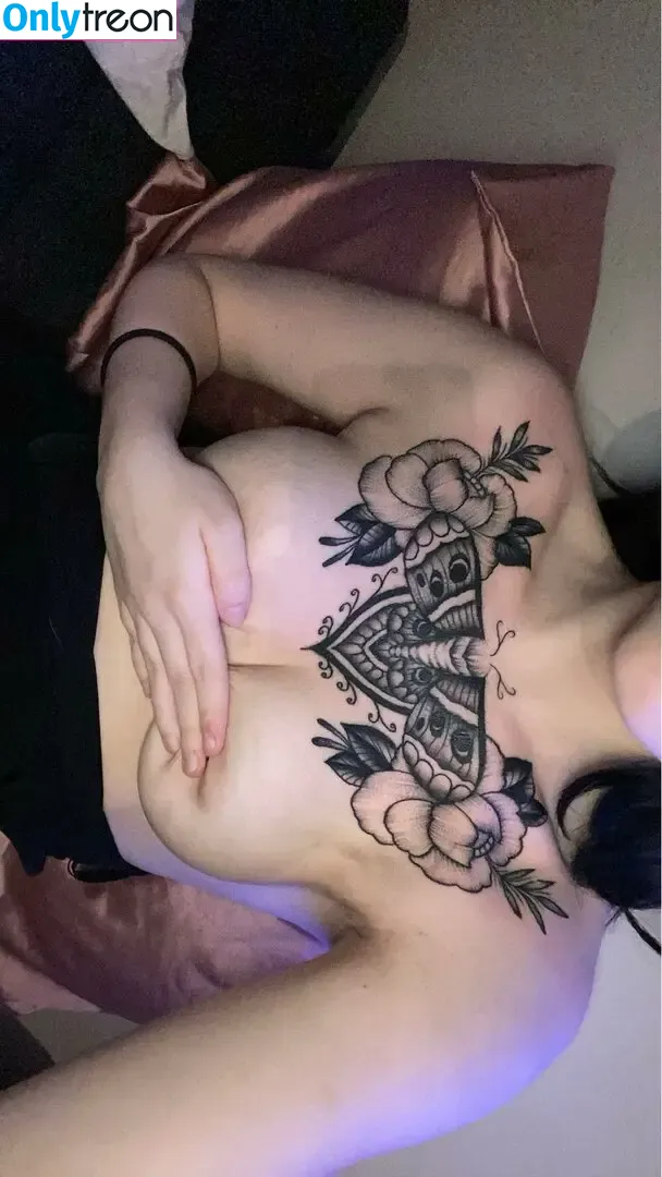 gothic.elvira nude photo #0024 (gothic-elvira)