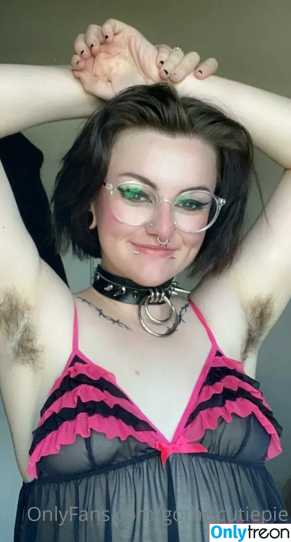 gothiccutiepie nude photo #0002 (gothiccutiepie)