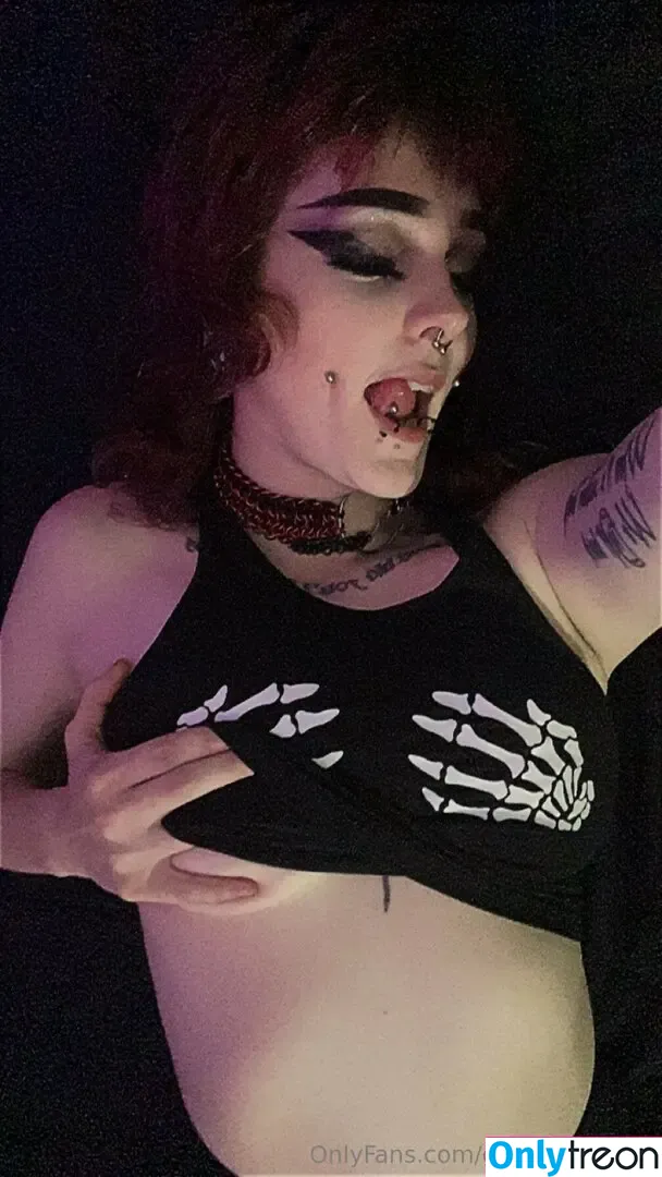 gothicmomma nude photo #0147 (gothicmomma)