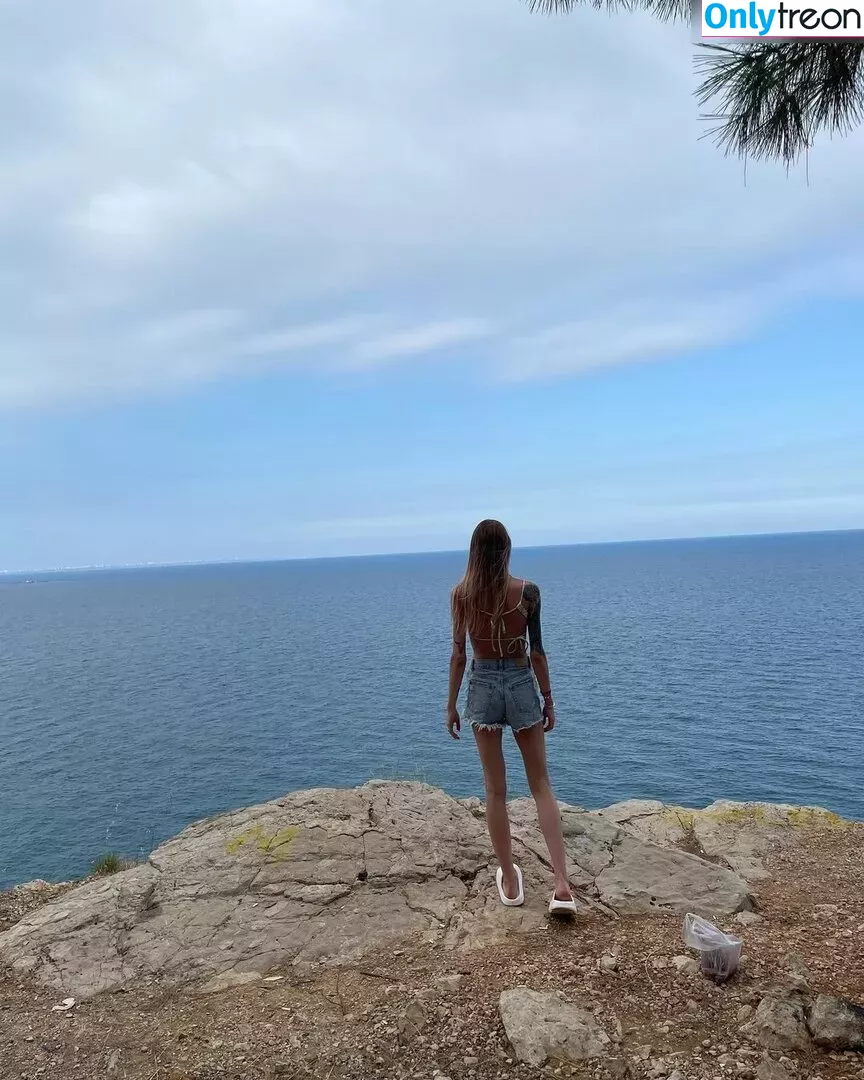 Grace nude photo #0205 (cherrykisses420 / grace_t / gracebeverley / piscesxcherry)