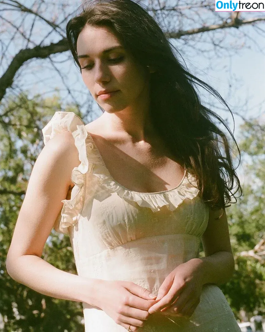 Grace Caroline Currey nude photo #0030 (Fulton / smoregrace)