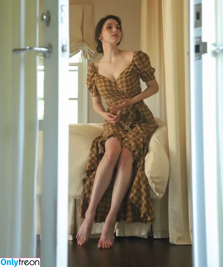 Grace Caroline Currey nude photo #0105 (Fulton / smoregrace)
