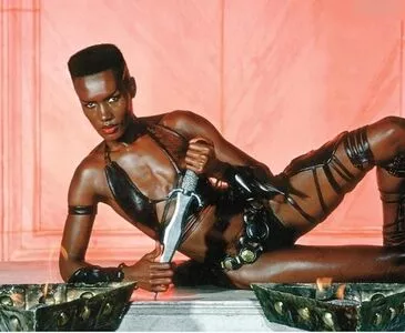 Grace Jones / gracejonesofficial / u140728318 фото голая #0005