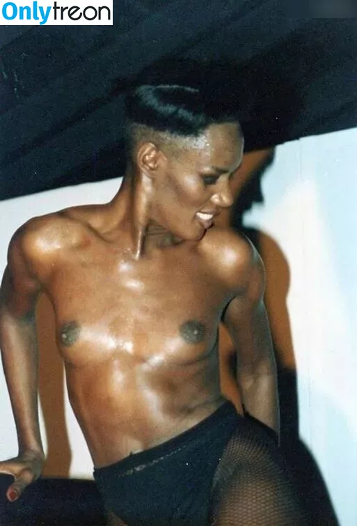 Grace Jones голая photo #0017 (gracejonesofficial / u140728318)