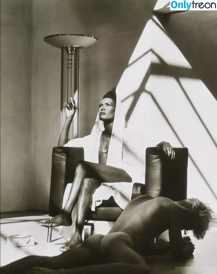 Grace Jones голая photo #0034 (gracejonesofficial / u140728318)