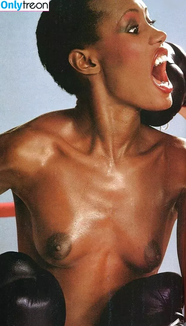 Grace Jones голая photo #0047 (gracejonesofficial / u140728318)