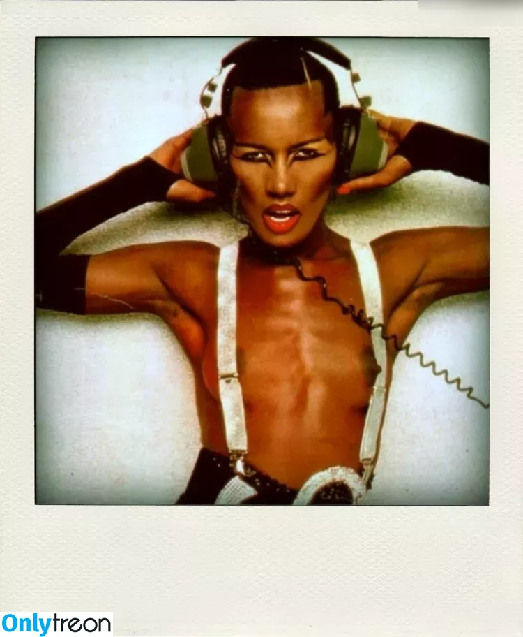 Grace Jones голая photo #0053 (gracejonesofficial / u140728318)