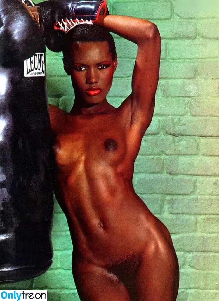 Grace Jones голая photo #0054 (gracejonesofficial / u140728318)