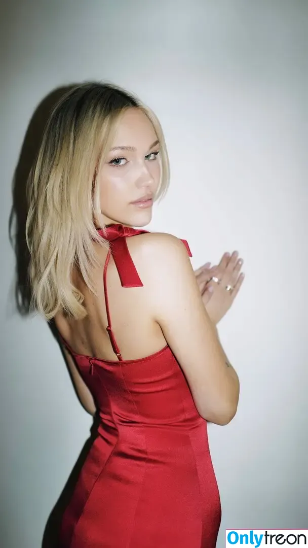 Grace VanderWaal nude photo #0132 (gracevanderwaal)