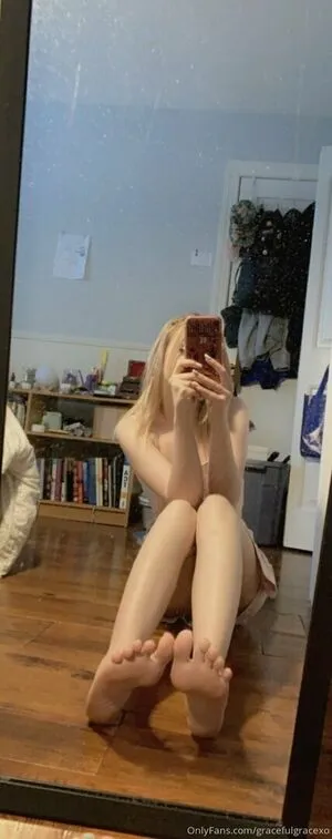 gracefulgracexo / graceful_gracex0.2 / thebeautyinfeet nude photo #0064
