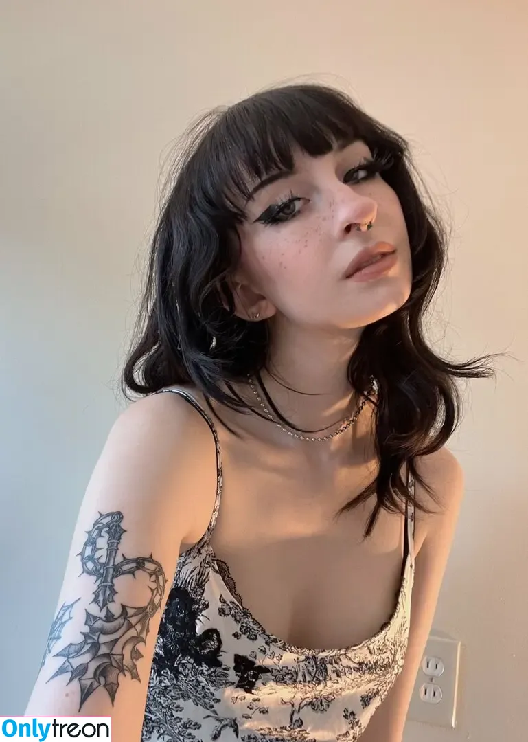 graveghostie nude photo #0033 (eghostie)
