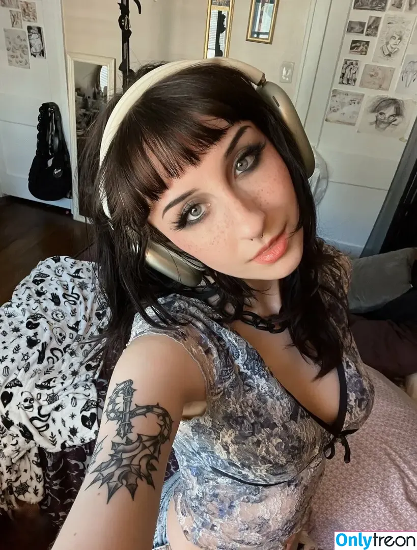 graveghostie nude photo #0037 (eghostie)