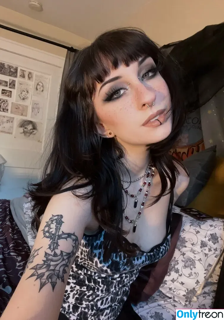 graveghostie nude photo #0039 (eghostie)