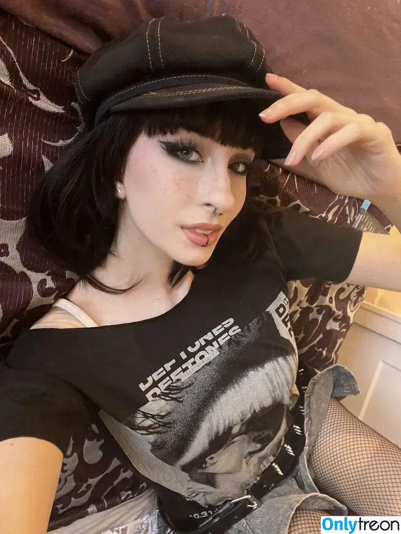 graveghostie nude photo #0054 (eghostie)