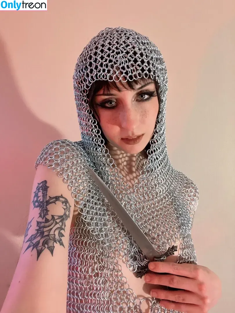 graveghostie nude photo #0097 (eghostie)